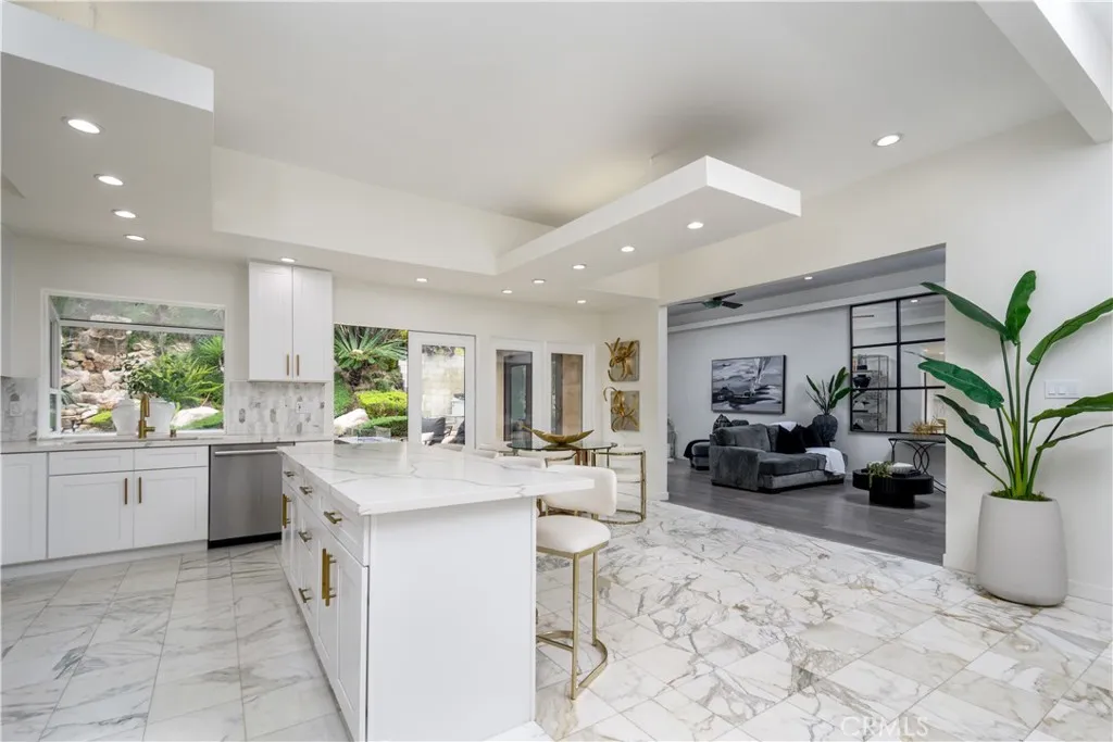 4557 Don Timoteo Drive, Los Angeles, California 90008 home-pic-8